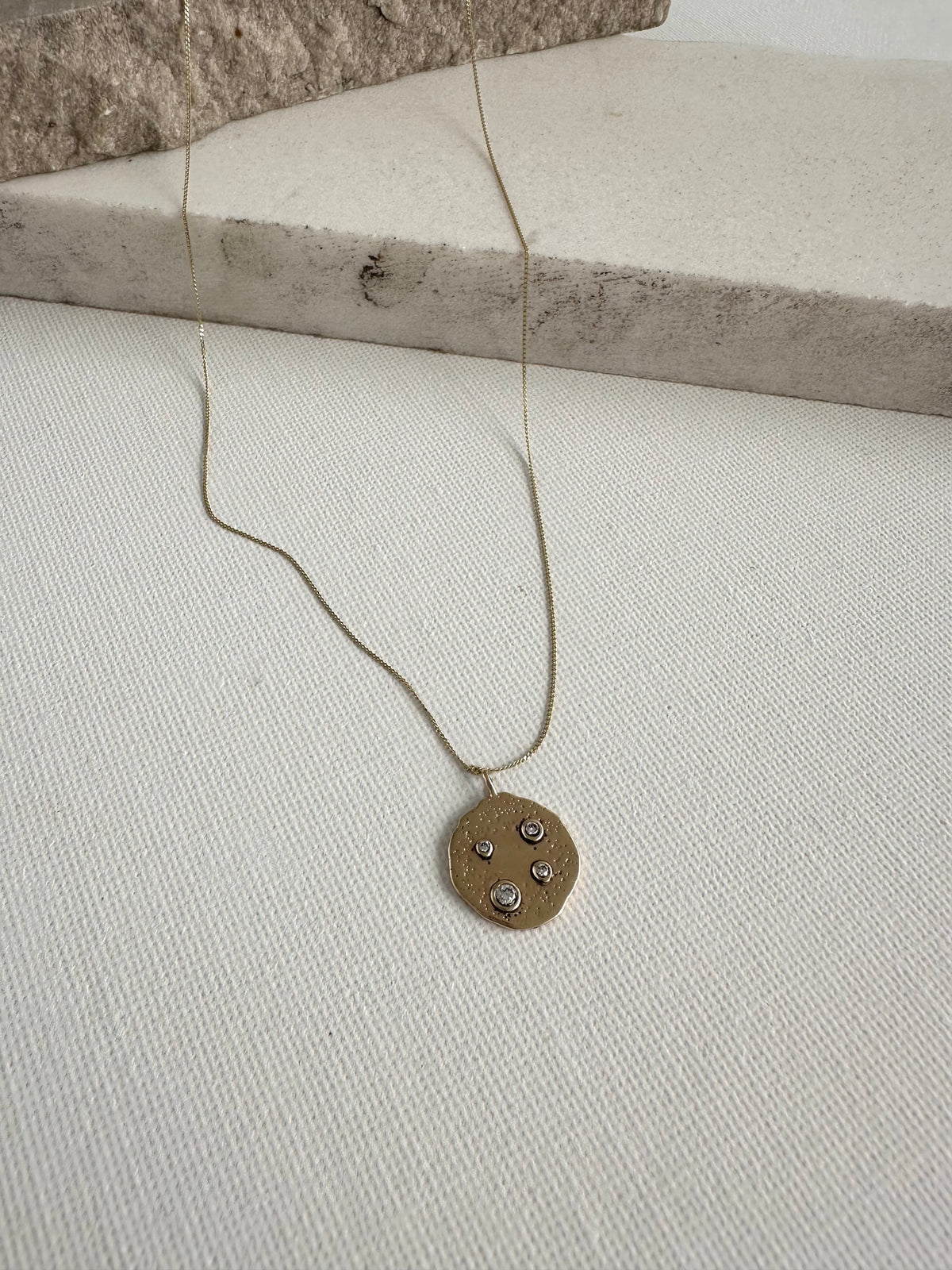 SIA NECKLACE