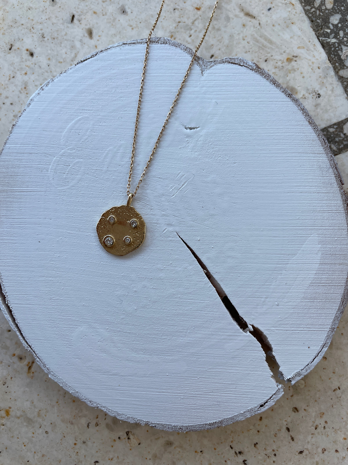 SIA NECKLACE